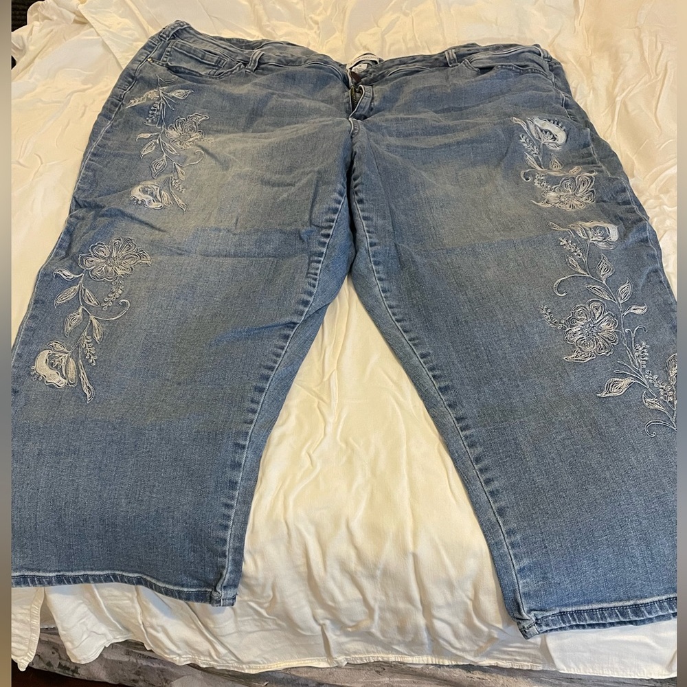 Light denim, distressed crop with floral embroidery down legs